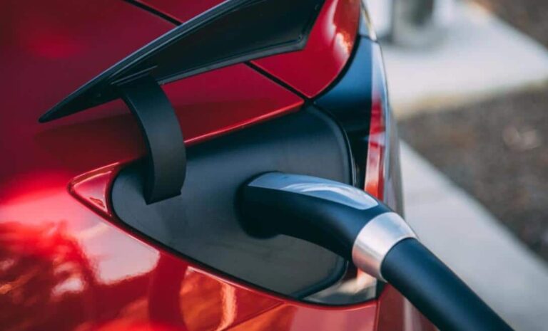 China has built world's largest charging network for new energy vehicles