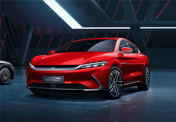 BYD exec calls for Tesla, Nio to jointly impact China's gasoline car market