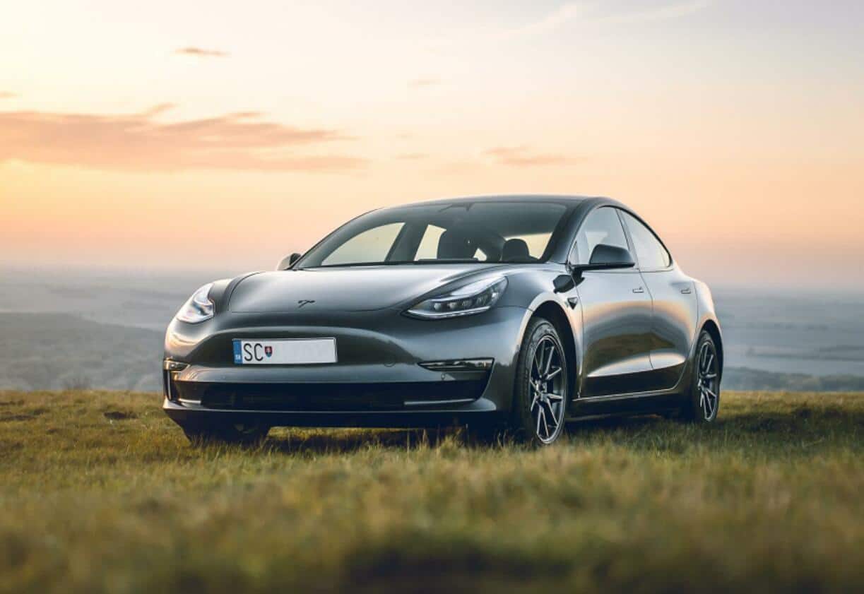 Tesla does the opposite of Nio as Chinese subsidies roll back