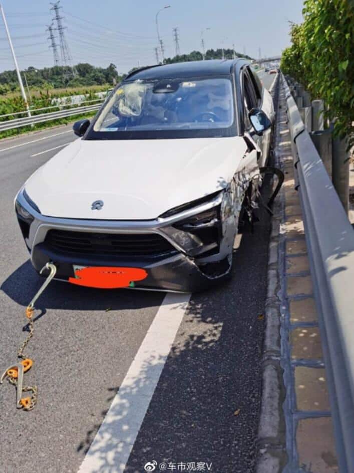 Nio owner warns others to be cautious about using assisted driving as he crashes on highway