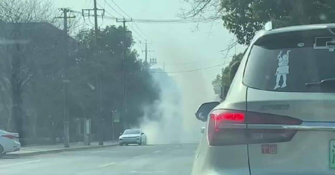 Xpeng P7 said to have spontaneously combusted on the street, first for the model