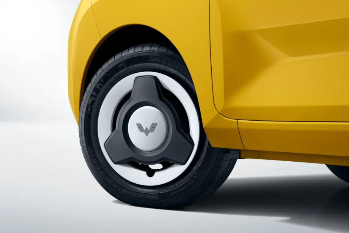 China's hottest-selling EV now available in spring-themed model