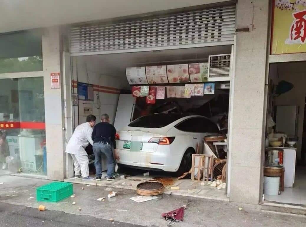 Tesla vehicle crashes into steamed bun store in yet another accident