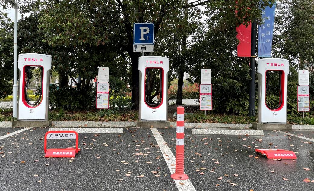 Beijing's new rules prohibiting fuel vehicles from occupying charging spaces take effect April 1