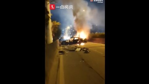A Tesla in Guangzhou catches fire in collision, killing one passenger