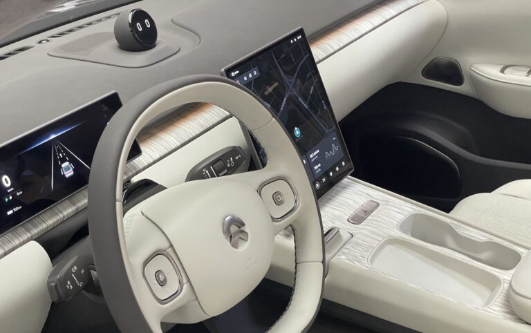 China lists first pilot cities to accelerate smart car development