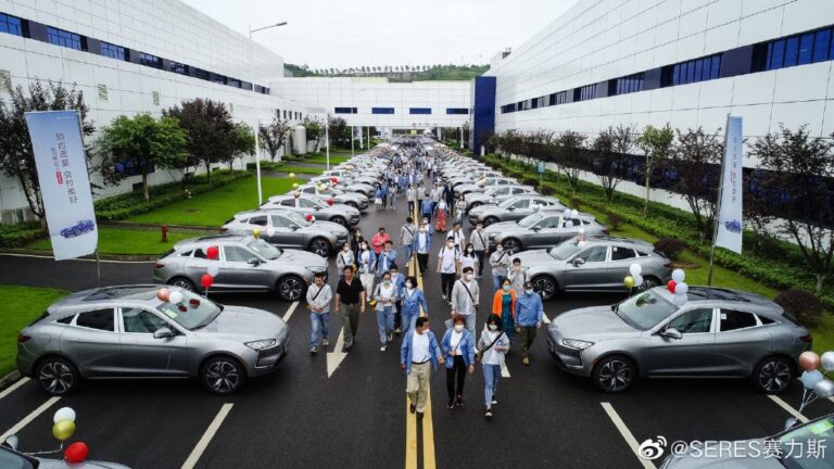 First model sold in Huawei channel begins delivery