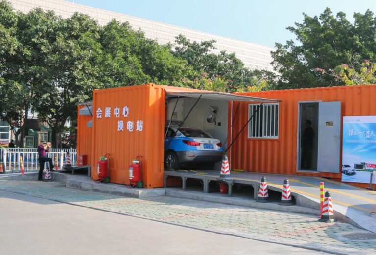 Chinese firm plans to build about 500 battery swap stations for passenger cars, heavy trucks