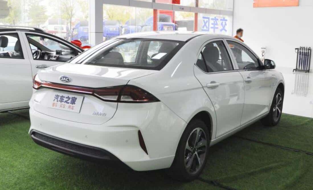 Nio's OEM JAC launches battery swap-enabled models for cab market