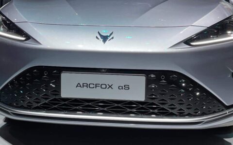 Arcfox α-S with 'Huawei Inside' aims to deliver 1,000 units this year