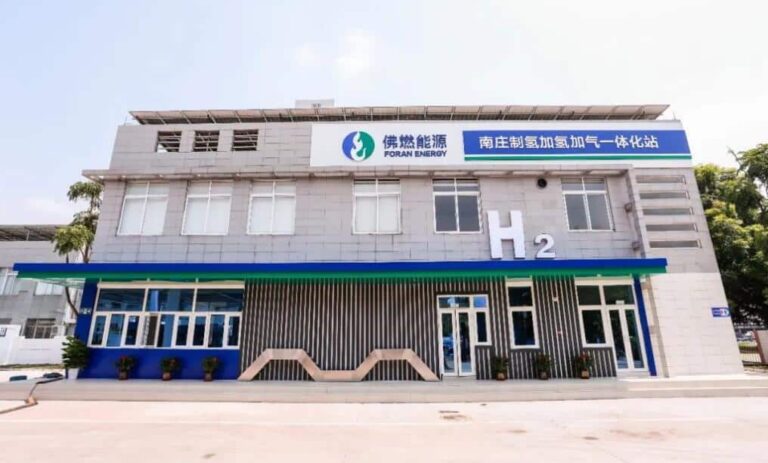 China's first hydrogen refueling station with hydrogen production starts trial operation