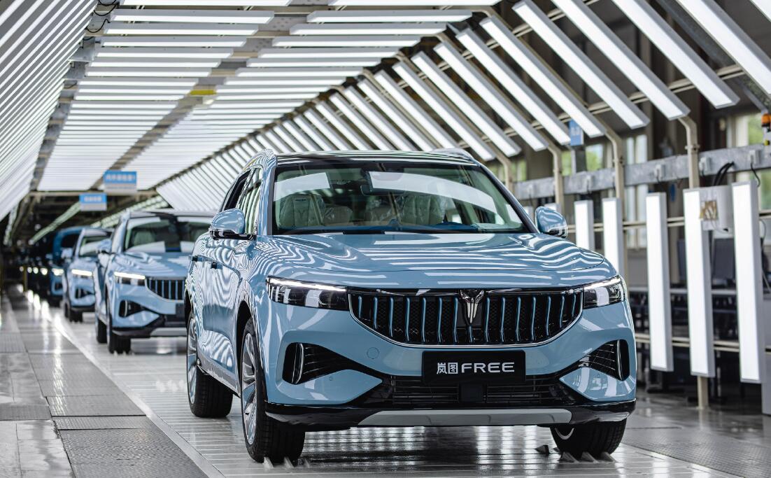 Dongfeng Motor's premium EV brand Voyah's first production vehicle rolls off line