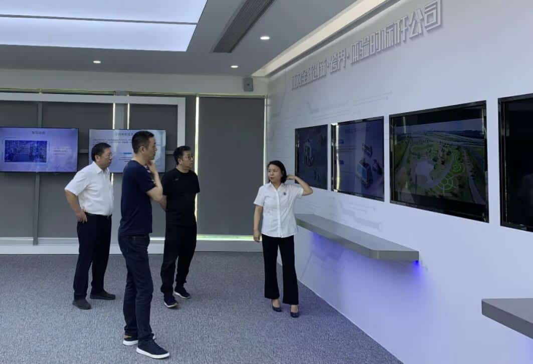 Nio's William Li visited SAIC-GM-Wuling, maker of Mini EV