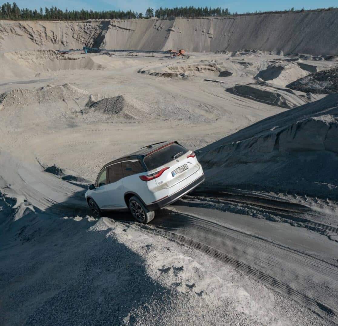 Nio begins allowing customers to test drive ES8 in Norway