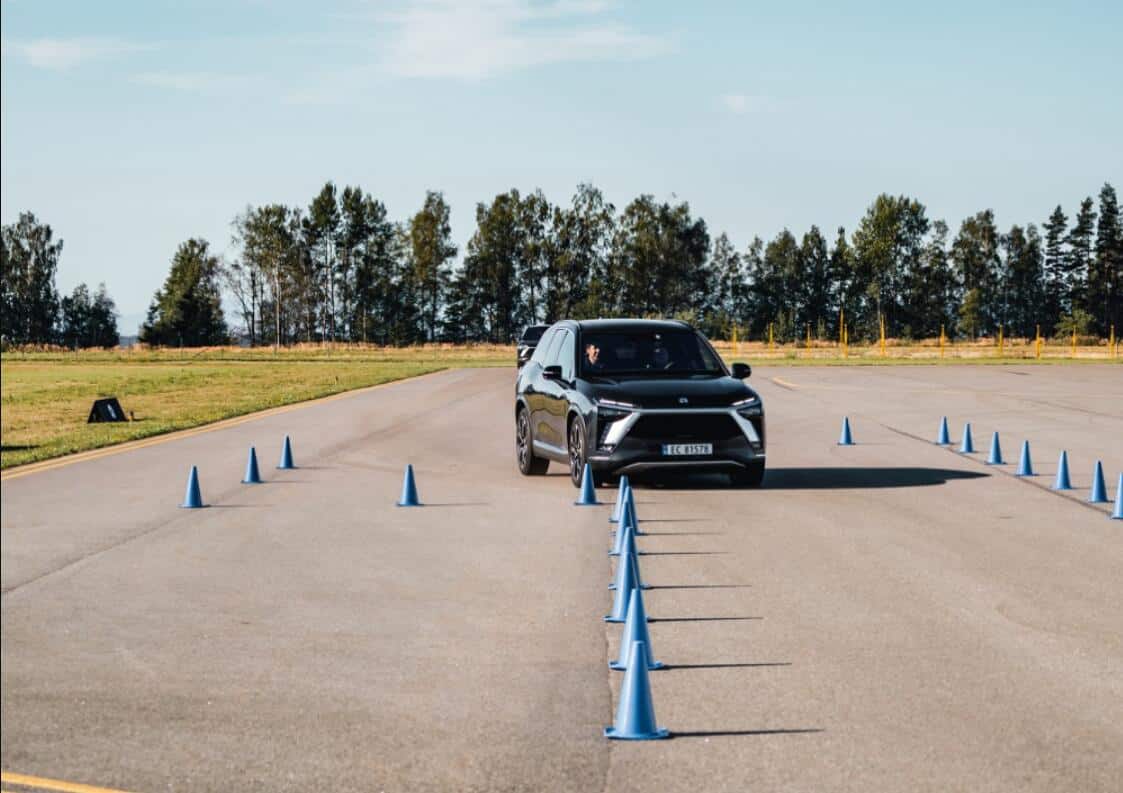Nio begins allowing customers to test drive ES8 in Norway