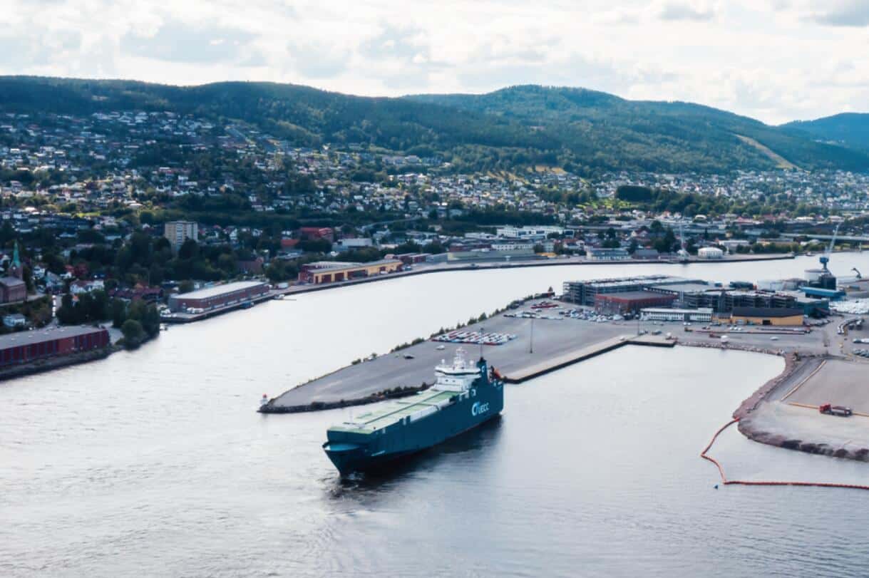 Nio's first batch of ES8s for export has arrived in Norway