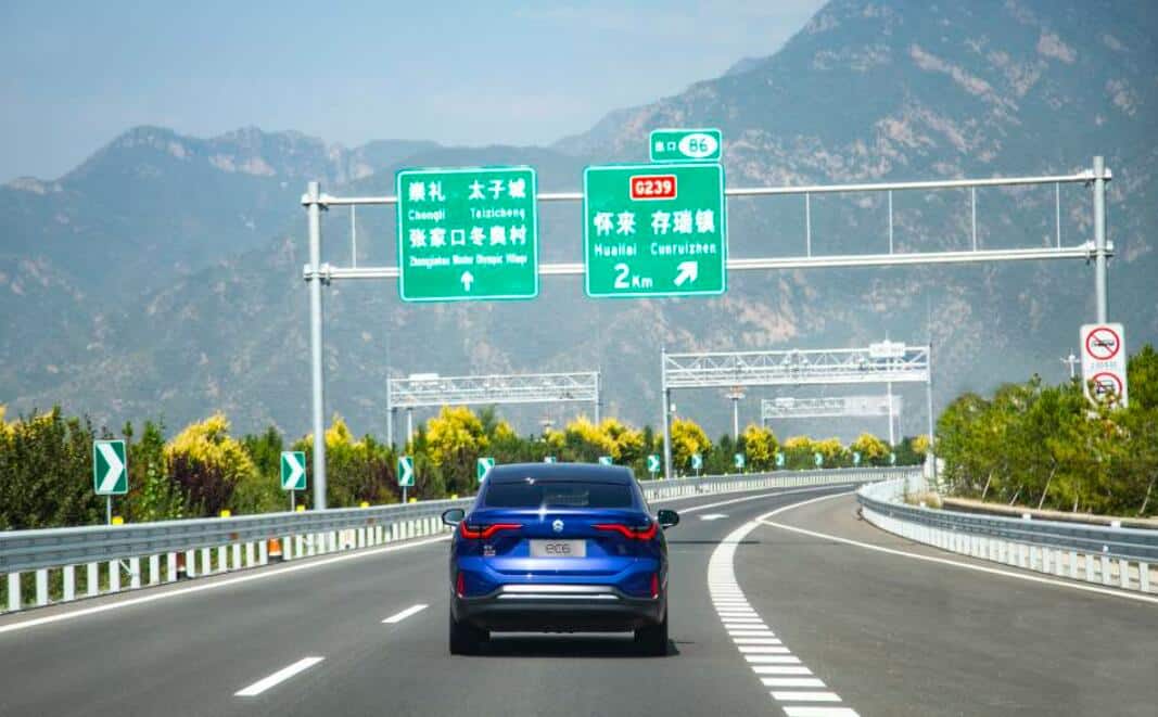 China aims for 80% highway fast-charging station coverage by 2025