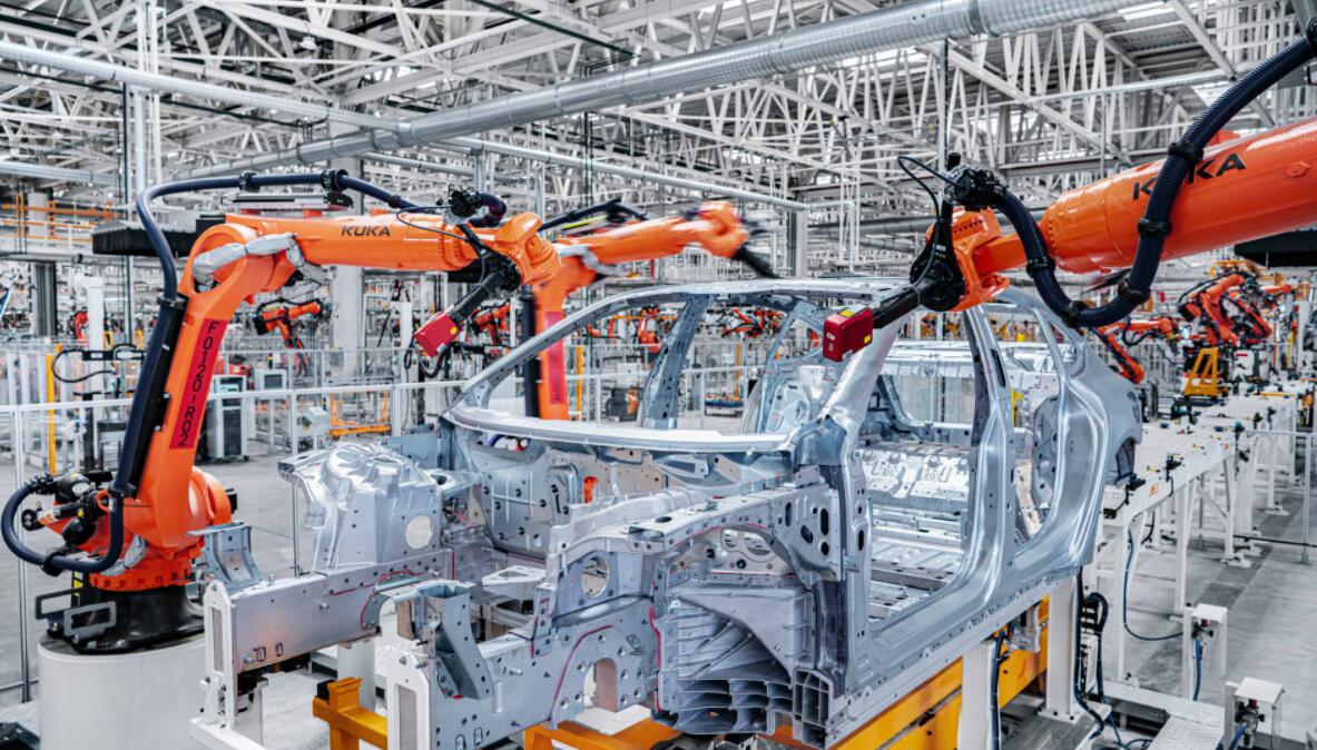 First tooling trial prototypes of Nio ET7 roll off line