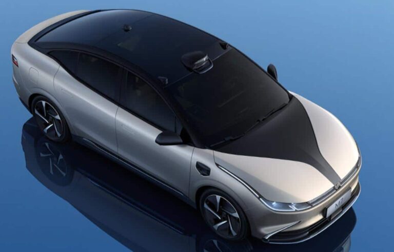 WM Motor unveils M7 sedan with three LiDARs and controversial look