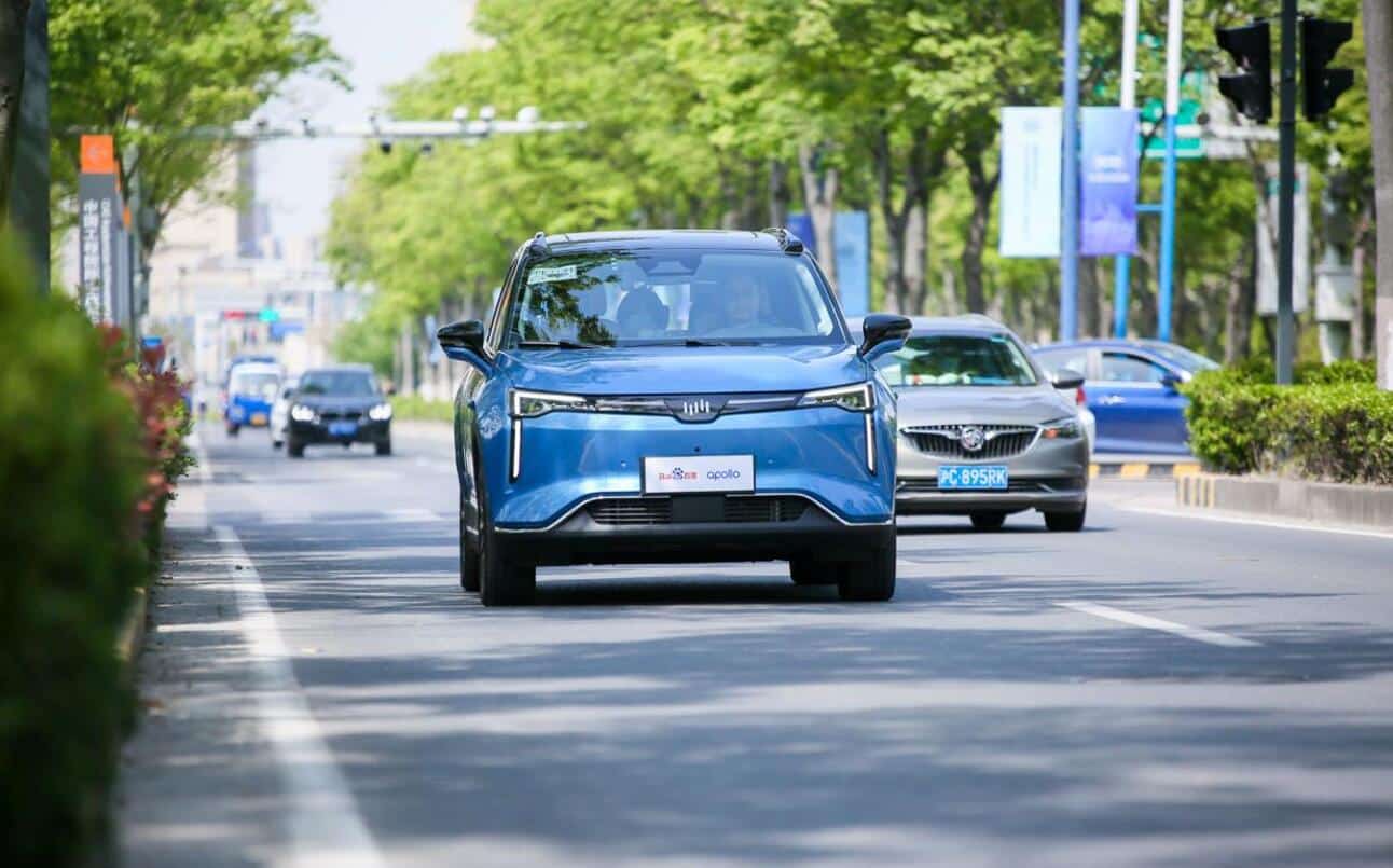 Baidu Apollo launches two new vehicles based on WM Motor's W6 to expedite its self-driving technology commercialization