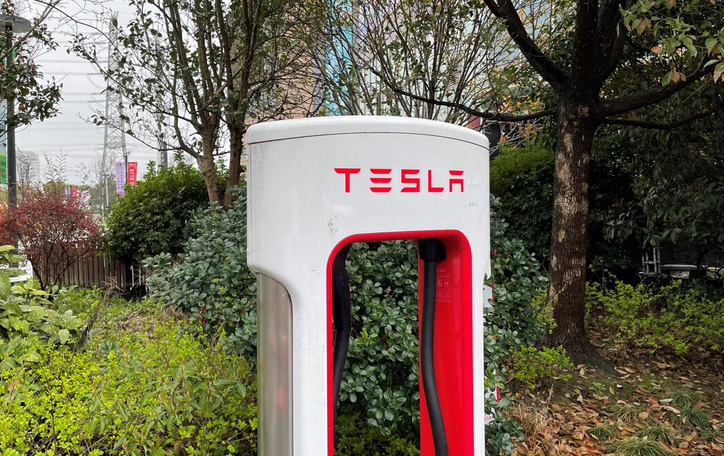 Tesla exceeds 30,000 Superchargers worldwide, a quarter in China