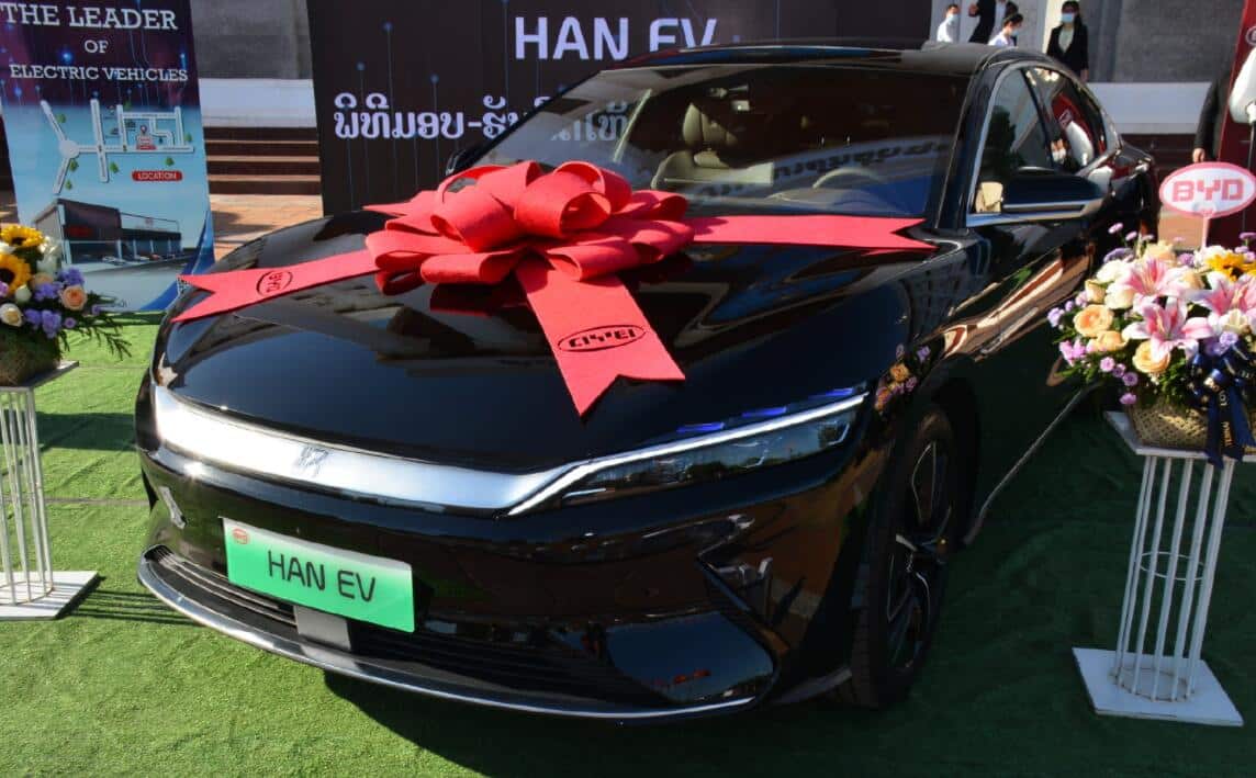 BYD delivers its flagship sedan Han EV to Laos Prime Minister's Office