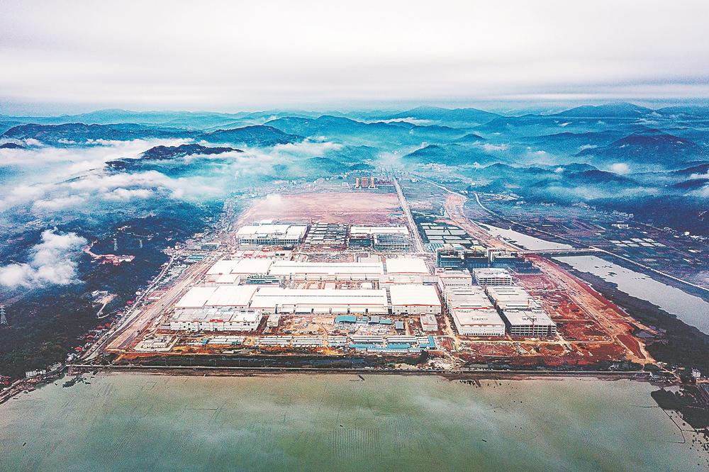 CATL's largest battery facility with planned capacity of 120 GWh begins production