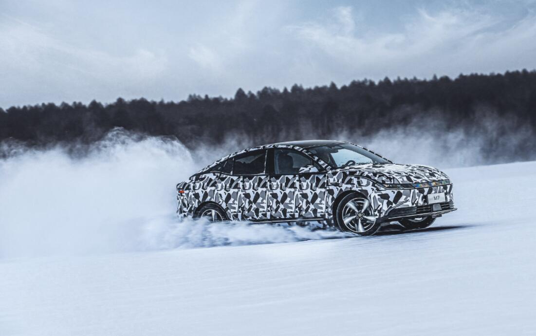 WM Motor tests M7 sedan's winter performance in -30°C conditions