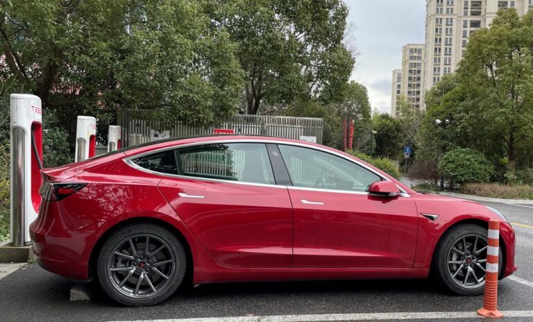 The obscure traffic rules helping Tesla conquer Shanghai