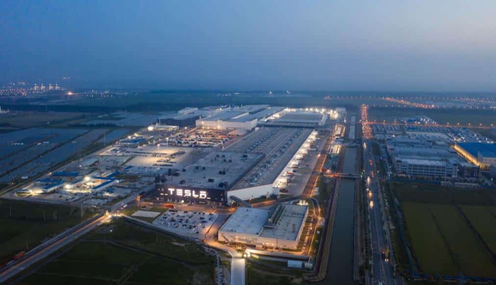 Tesla reportedly extends shutdown of Shanghai plant