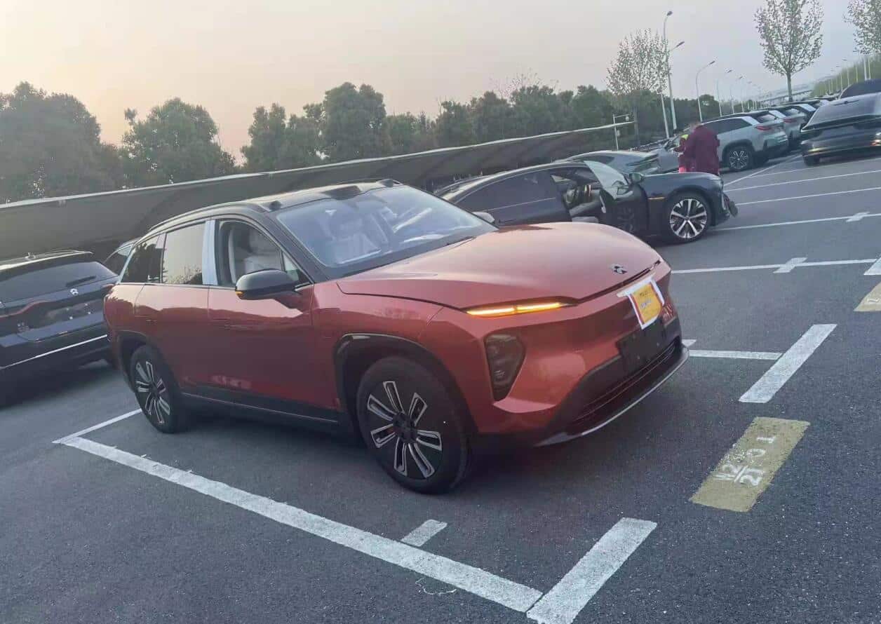 Nio vehicle suspected to be ES7 spotted in real life