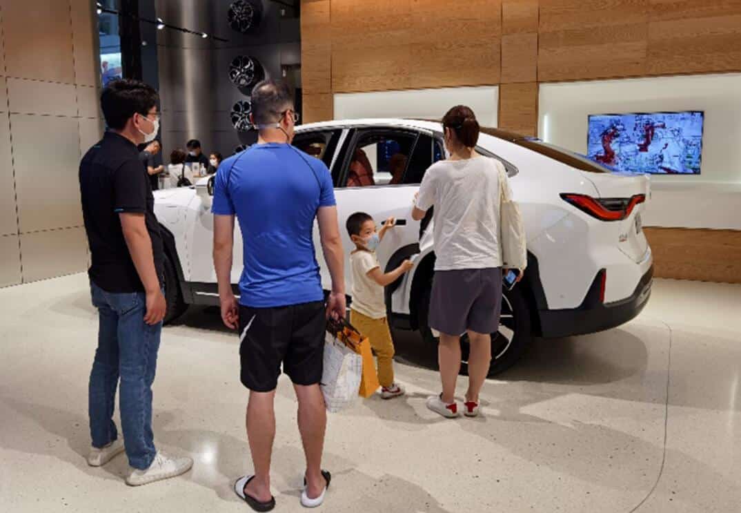 Nio stores in Shanghai see traffic return to pre-Covid lockdown levels