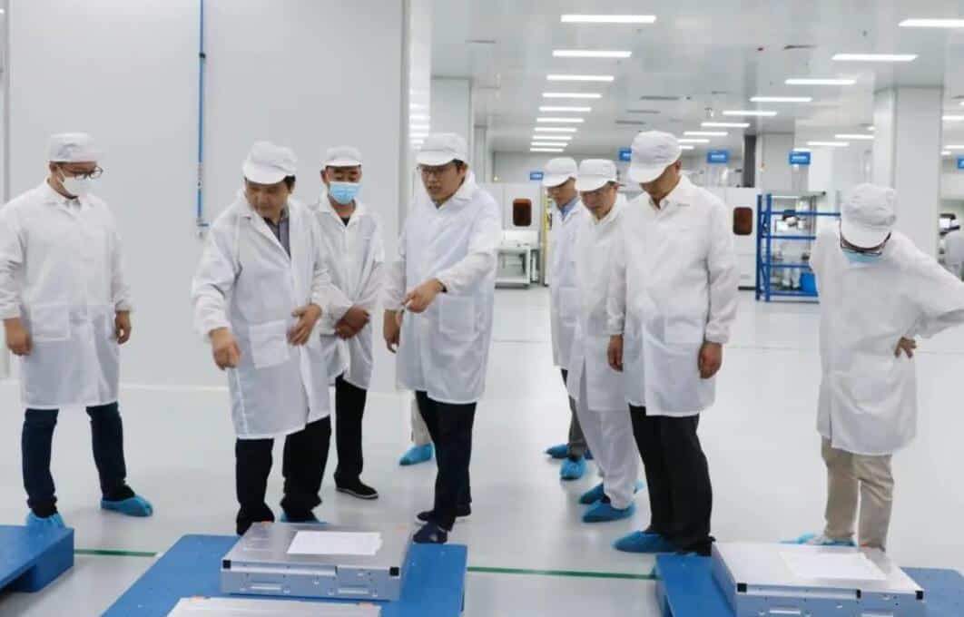 SAIC sets up solid-state battery lab with QingTao to develop batteries with range of over 1,000 km