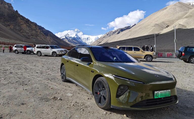 Nio ET7 owner drives electric sedan to Mount Everest base camp