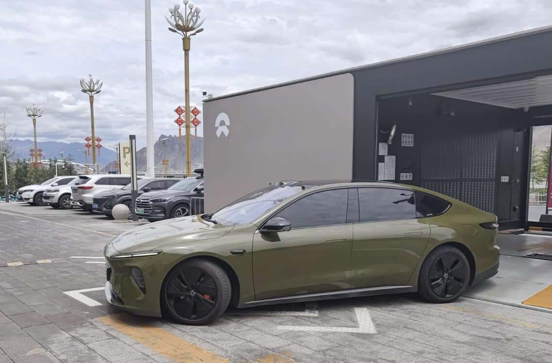 Nio ET7 owner drives electric sedan to Mount Everest base camp