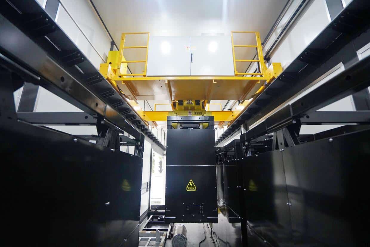 Sinopec's first swap station for heavy trucks goes into operation