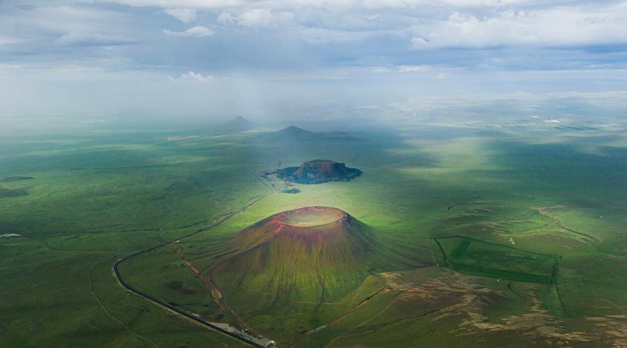 Nio builds power supply network connecting Beijing to grasslands in North China