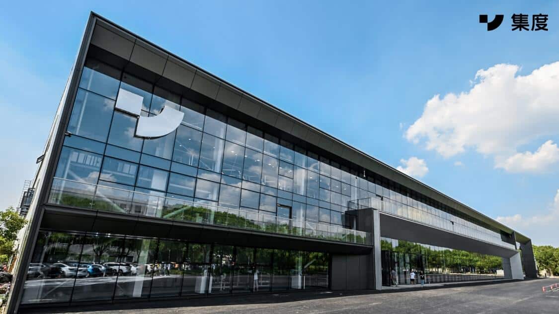 Jidu aims to be capable of delivering 800,000 robot cars by 2028, says its self-driving tech ahead of Tesla