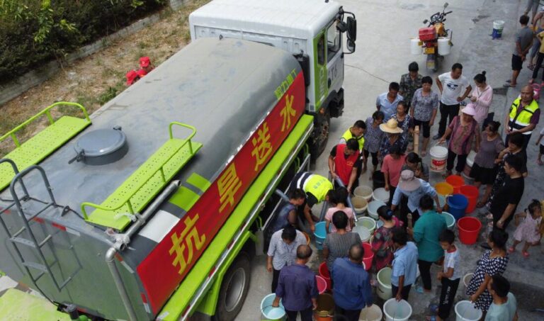 Chongqing begins limiting industrial power use as high temperatures continue to set new records