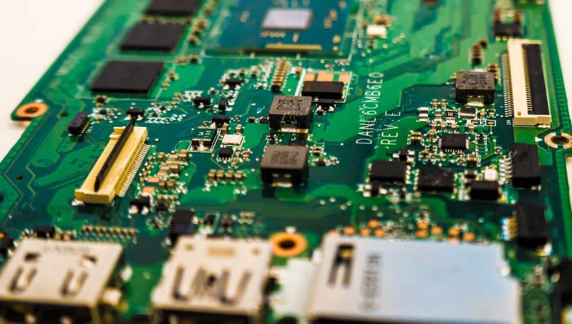 Chip prices are plummeting, are Nio and Xpeng benefiting from it?