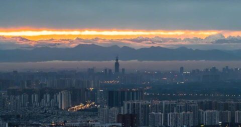 Sichuan, hit by power crunch, begins to restore industrial electricity use