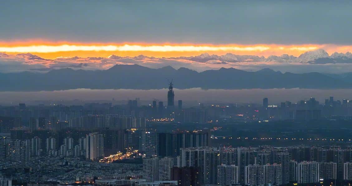 Sichuan, hit by power crunch, begins to restore industrial electricity use