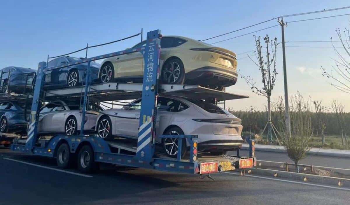 Nio spotted shipping ET5s in China, first deliveries to begin Sept 30