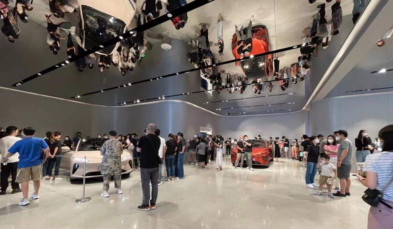 Spy photo points to possible Nio ET5 variant with electric rear wing