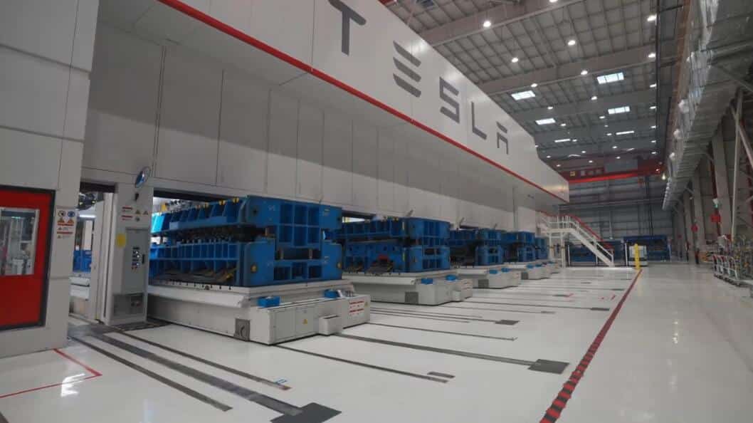 Tesla reportedly to keep production at Shanghai plant below maximum capacity