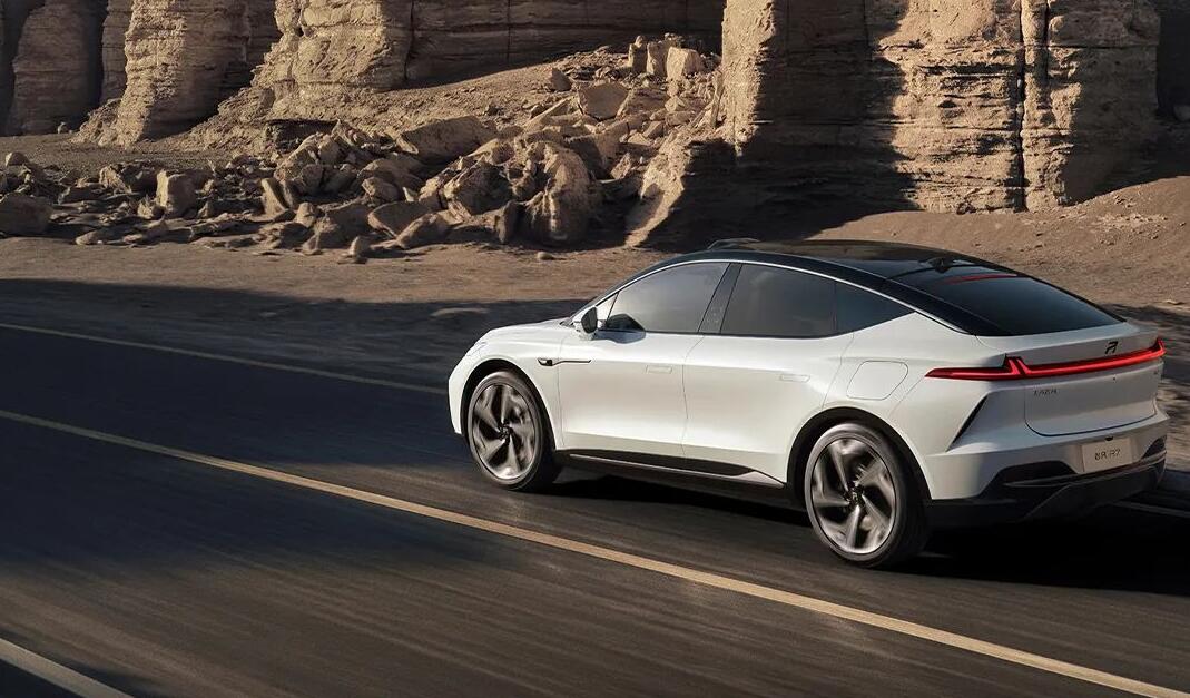 SAIC's Rising Auto officially launches battery swap-enabled R7 SUV with subsidized starting price of ,130