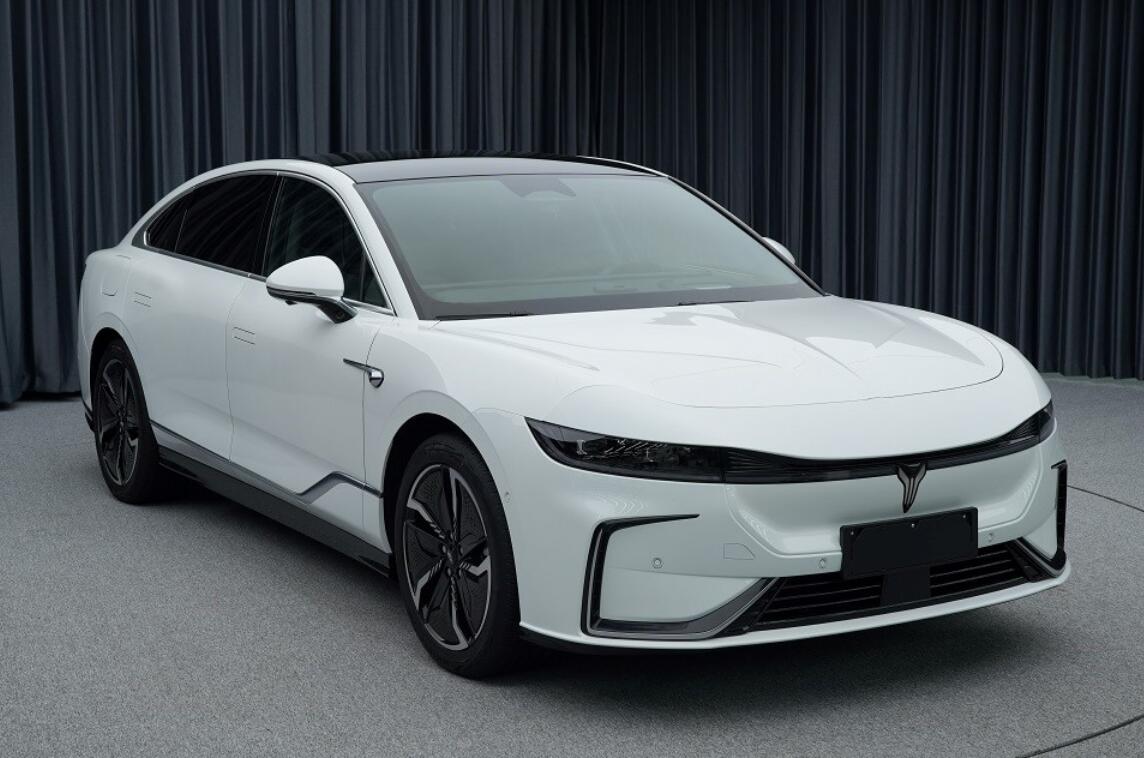 Regulatory filing reveals key specs for Voyah's first sedan