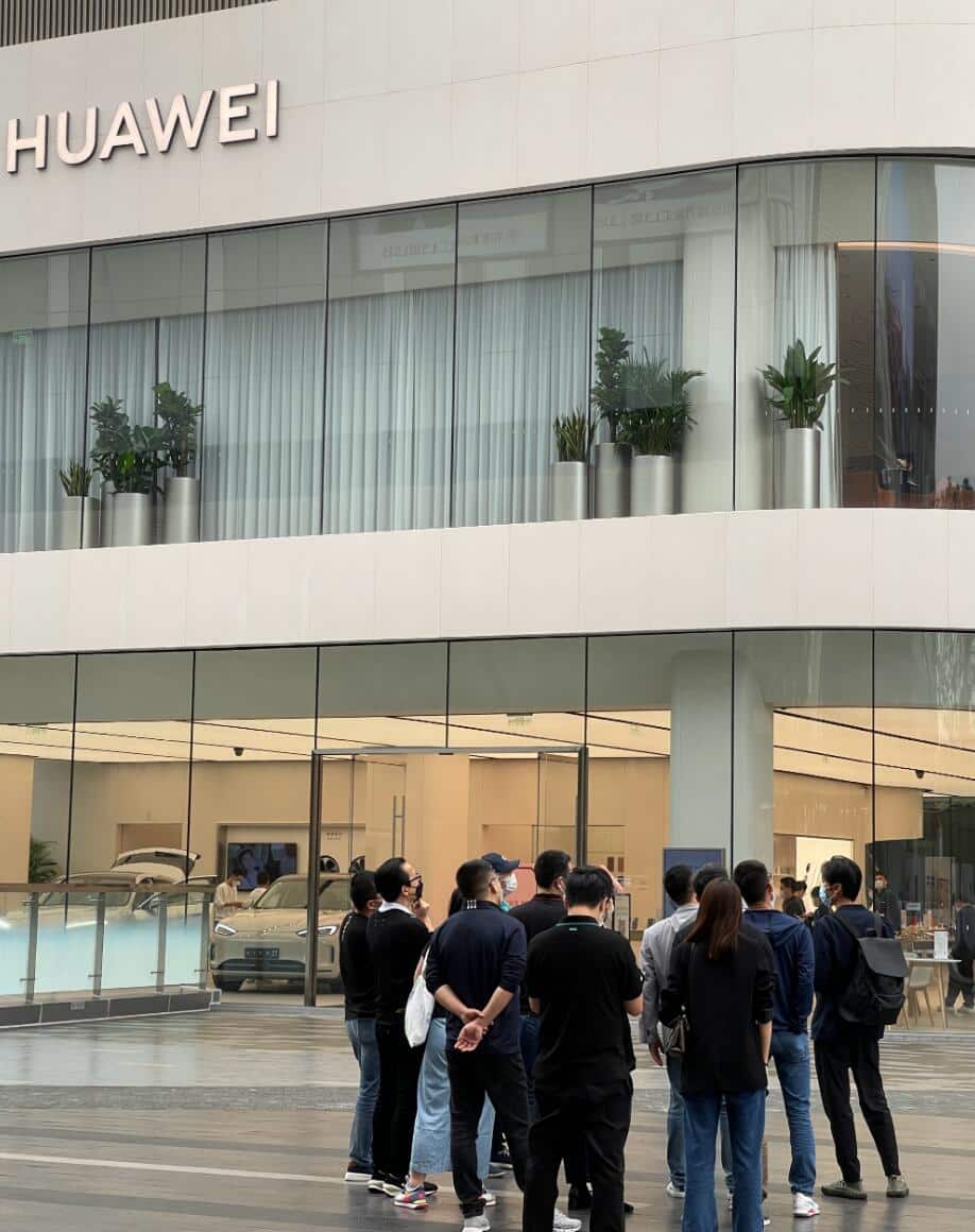 Nio's phone project progressing well, with teams in Shanghai and Shenzhen, says William Li