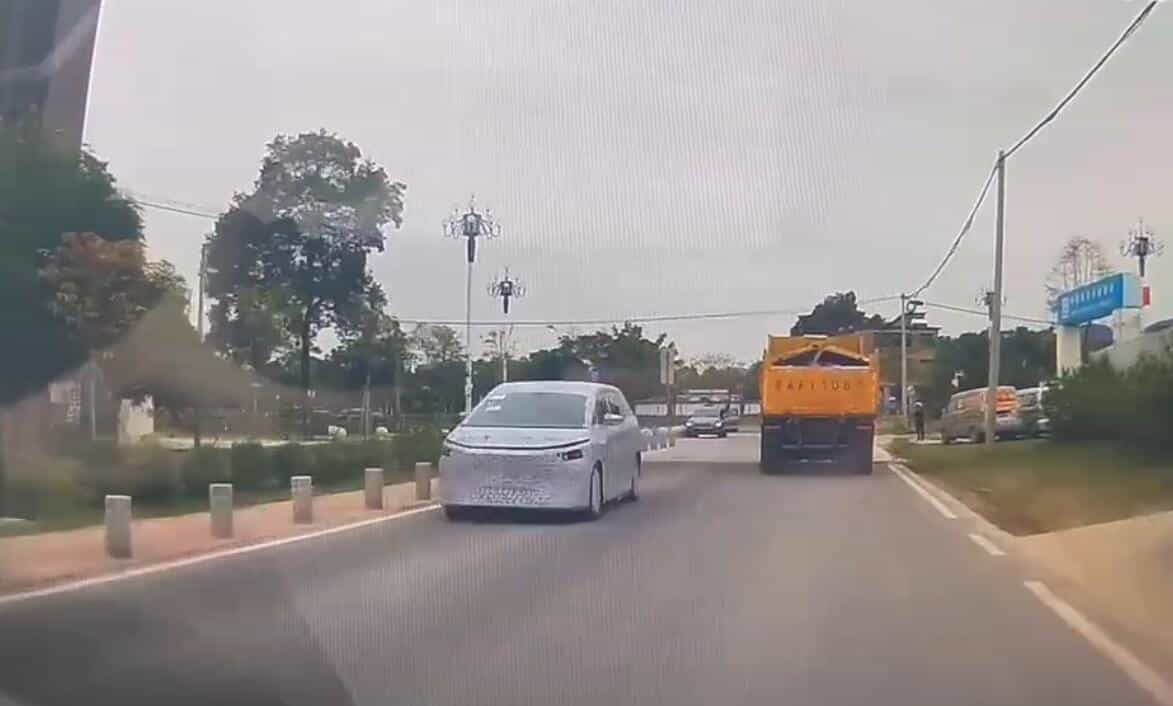 Spy video: Xpeng may be building its first MPV model