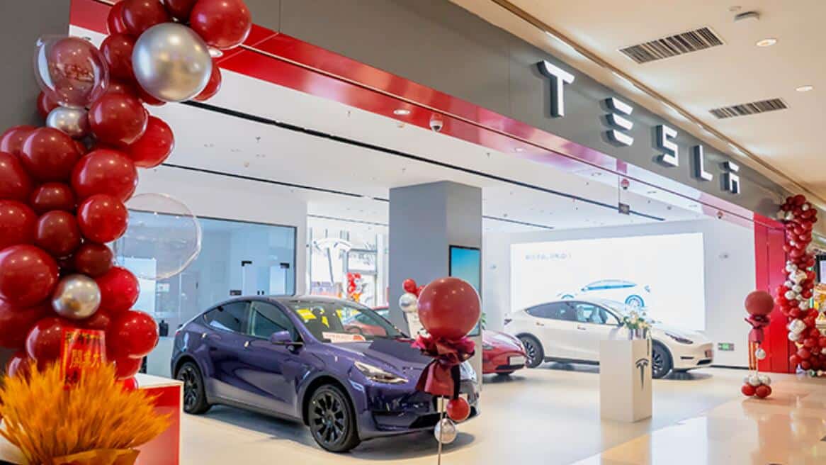 Tesla adds 30 Supercharger stations, 13 stores in Chinese mainland in Nov